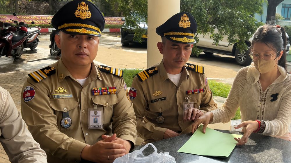 Đào Thị Trang, nghi phạm bị truy nã về tội lừa đảo chiếm đoạt tài sản, bị bắt tại Campuchia sau 4 năm lẩn trốn.