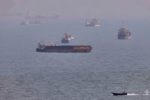 Iran thêm điều kiện, Hormuz vẫn chưa có lối mở