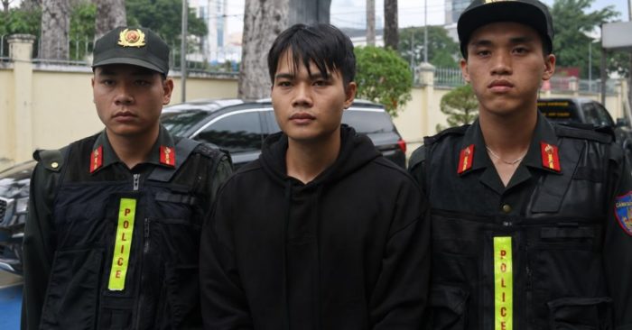 Lê Tuấn Phong bị cáo buộc tổ chức đòi nợ bằng nhiều thủ đoạn gây sức ép, trong đó có vụ bác sĩ phải bỏ 40 triệu đồng trả thay.