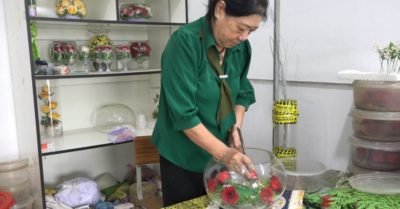 Tuổi 50 sang Thái làm giúp việc, về quê dựng nghiệp hoa tiền tỷ