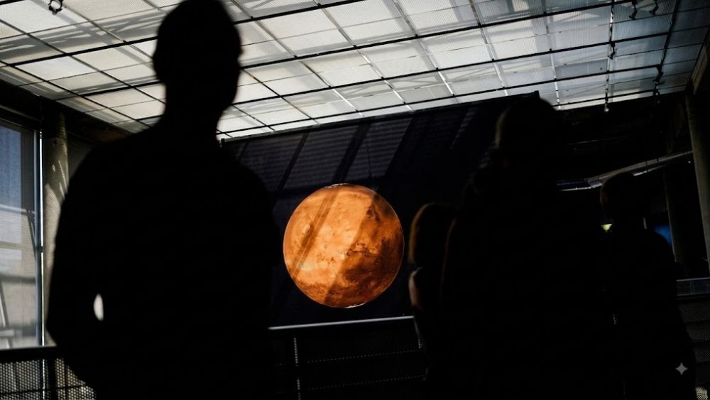 NASA bác bỏ tin đồn Trái đất mất trọng lực khi diễn ra nhật thực ở châu Âu, khẳng định không có hiện tượng kỳ lạ nào xảy ra. Xem ngay