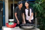 Nữ sinh bán ốc và hành trình thành thủ khoa