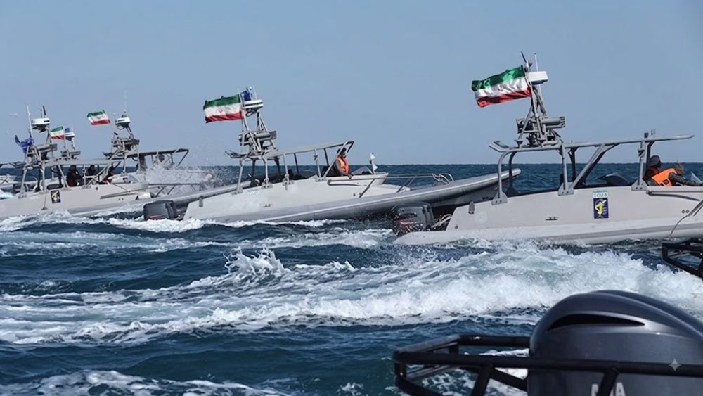 Mỹ tấn công tàu hàng gần eo biển Hormuz, đặt ra phép thử quân sự căng thẳng và gia tăng sức ép đối đầu với Iran. Xem chi tiết!