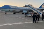 Kế hoạch bí mật đưa Trump khỏi Không lực Một gây tranh cãi