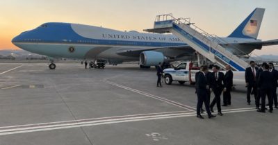 Kế hoạch bí mật đưa Trump khỏi Không lực Một gây tranh cãi