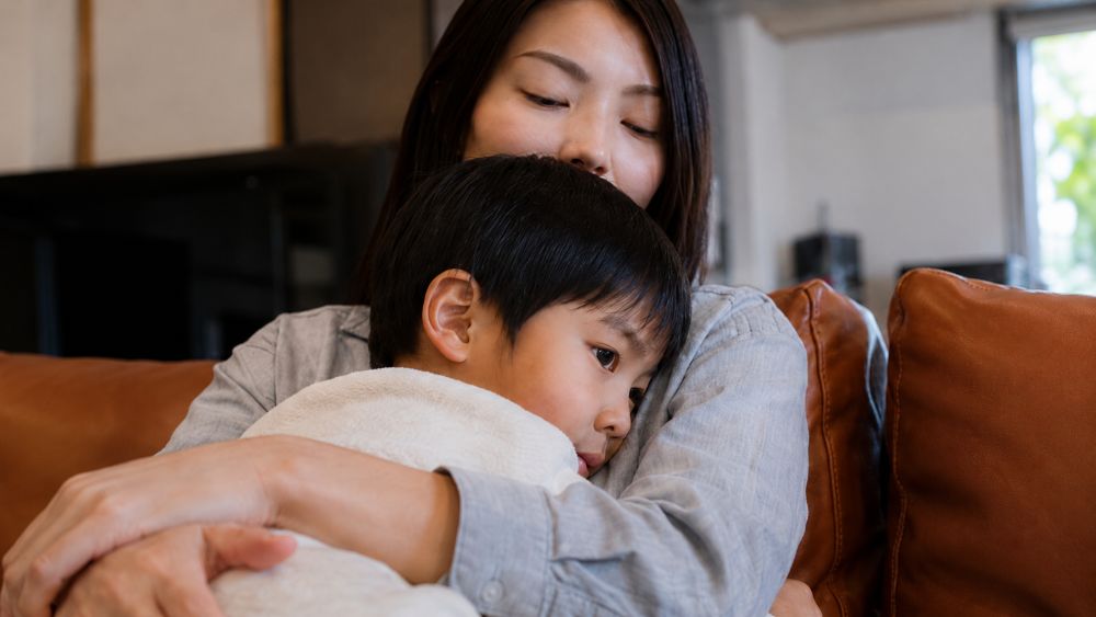 Cha mẹ nên ứng xử thế nào khi con hỏi về tiền bạc? Câu trả lời khéo léo giúp trẻ hiểu giá trị đồng tiền và hình thành tinh thần tự lập.