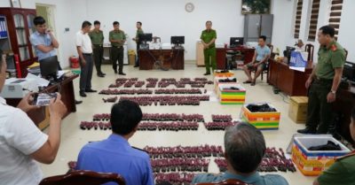 Huế phá đường dây giấu gần 9.300 kíp nổ trên xe khác