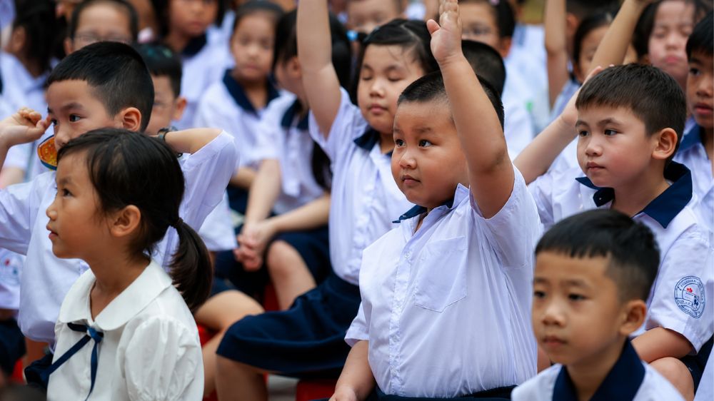 Học sinh công lập được miễn học phí năm học 2026-2027, trong khi học phí trường tư được chia thành 3 phân khúc.
