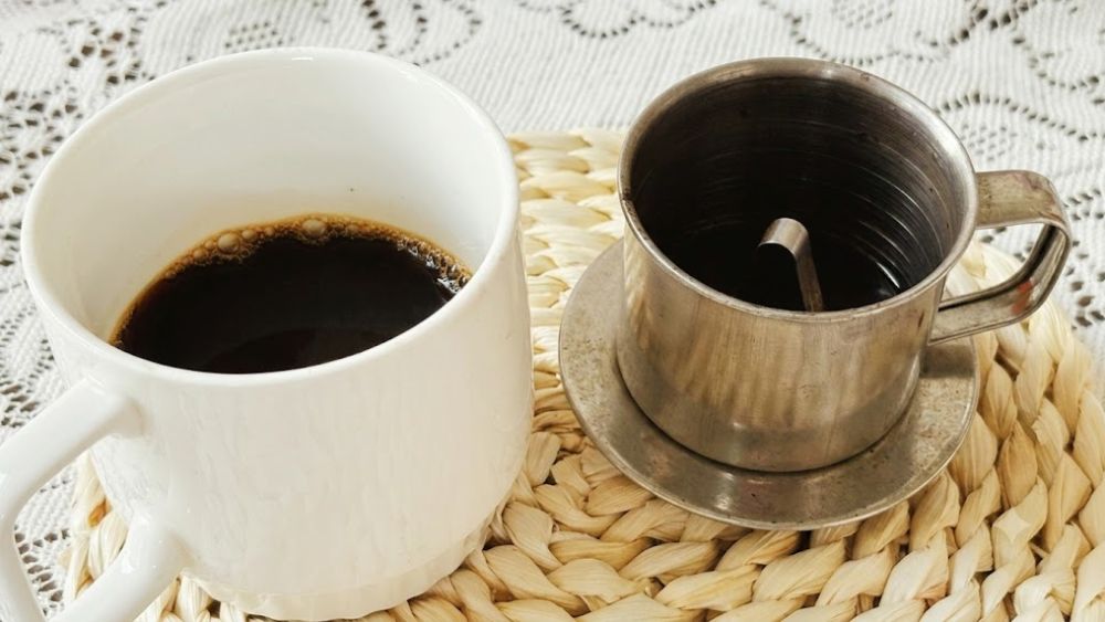 Tìm hiểu tác động của cà phê tới hệ tiêu hóa, đường ruột và các lưu ý giúp bạn thưởng thức cà phê mỗi ngày mà vẫn bảo vệ sức khỏe.