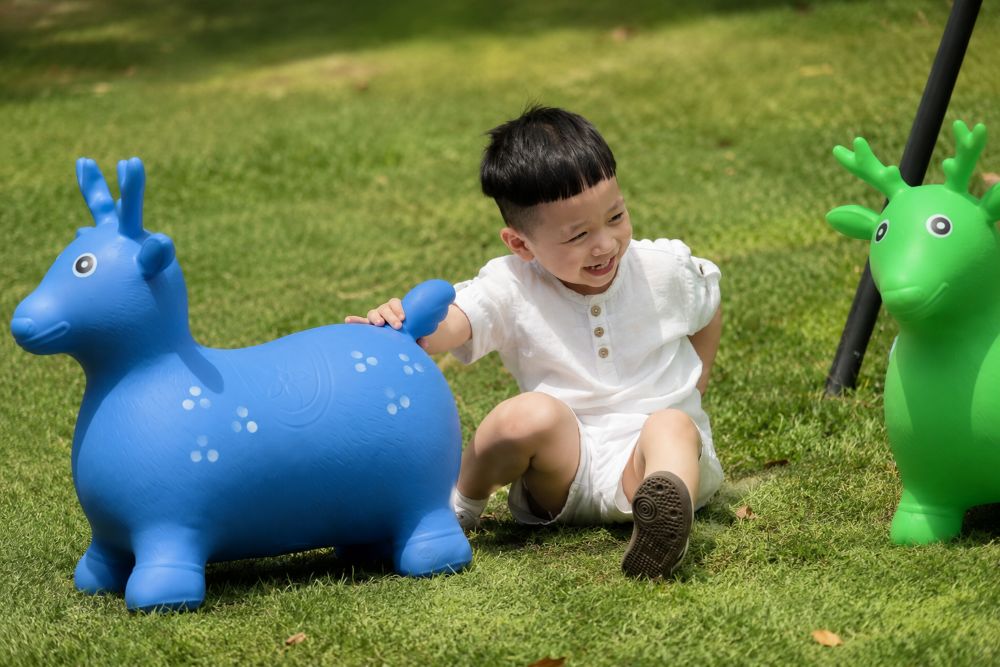 Không gian xanh và sân chơi giúp trẻ có thêm cơ hội vận động, trải nghiệm, giảm thời gian sử dụng thiết bị điện tử.