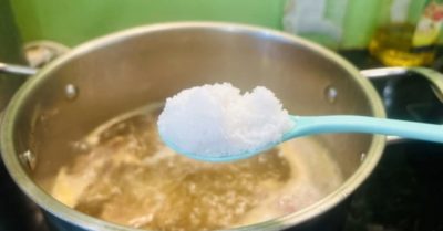 Ăn mặn nhiều năm, sức khỏe âm thầm xuống dốc khi về già