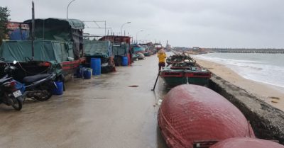 Bão số 4 ì ạch giữa Vịnh Bắc Bộ, biển Hải Phòng – Quảng Ninh cấm cửa