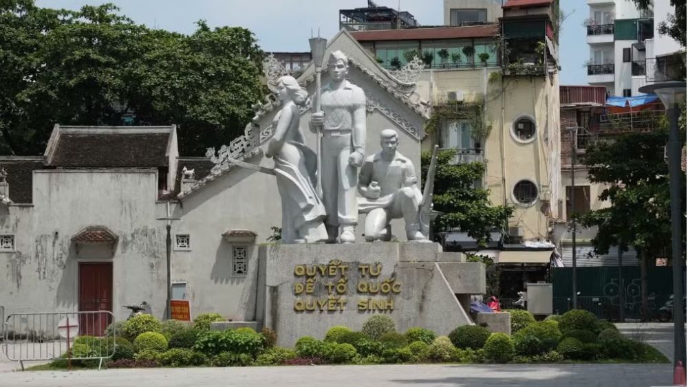 Hà Nội thống nhất di dời tượng đài "Quyết tử để Tổ quốc quyết sinh" khỏi đền Bà Kiệu, lựa chọn vị trí mới phù hợp.