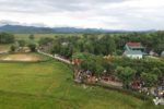 Hàng trăm người dầm bùn bắt cá cầu may ở Nghệ An