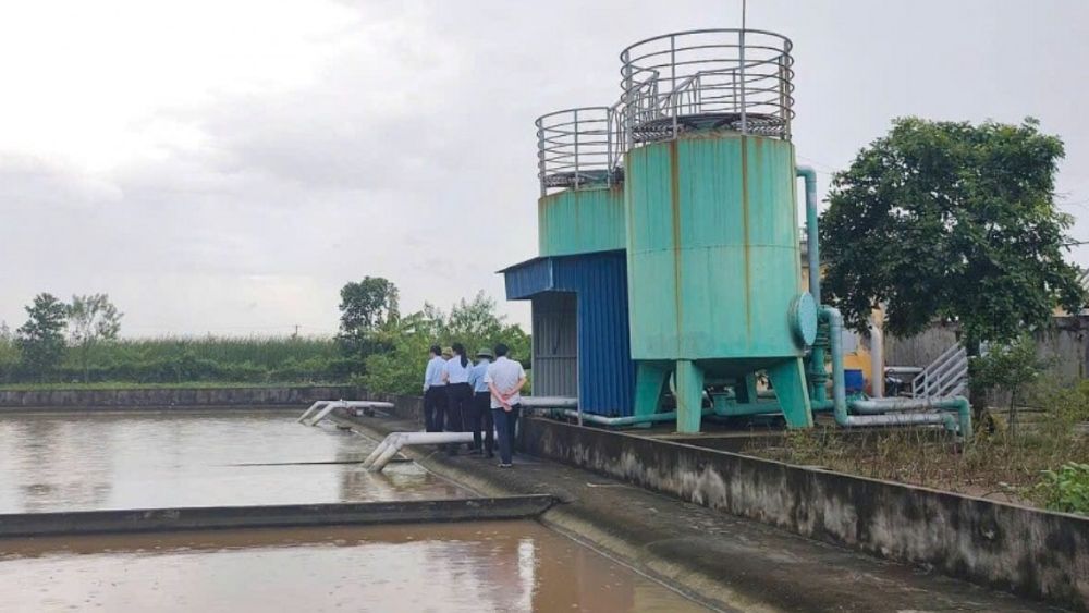 Hải Phòng kiểm tra đột xuất 2 nhà máy nước sạch sau phản ánh nguồn nước sinh hoạt đục vàng sau bão, phát hiện nhiều sai phạm trong quy trình vận hành.