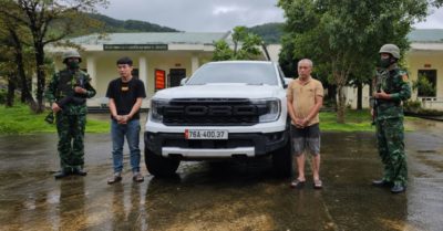 Đêm trên quốc lộ và chiếc xe bán tải bỏ chạy