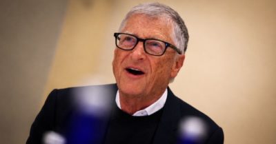 Bill Gates cảnh báo AI có thể đảo lộn thị trường việc làm trong 10 năm