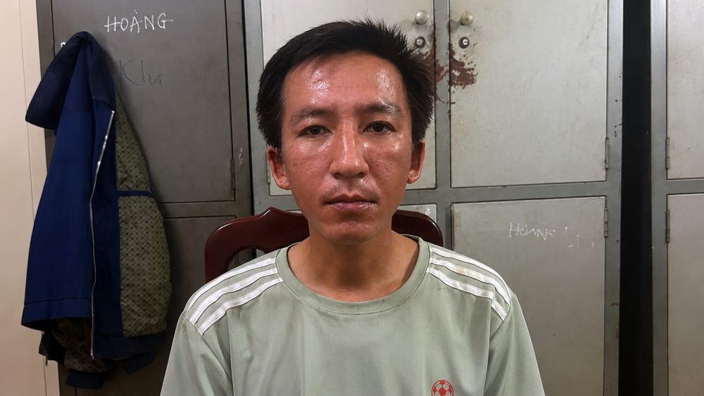 Vụ nghịch tử sát hại mẹ ruột ở An Giang: Phạm Trường Giang bị bắt tạm giam, hé lộ nguyên nhân dẫn đến vụ án.