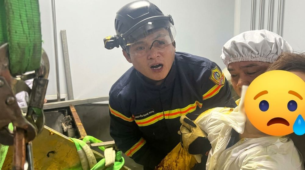 Lực lượng Cảnh sát PCCC&CNCH Thanh Hóa kịp thời giải cứu thành công người phụ nữ bị kẹt tay vào máy trộn dược liệu tại phường Hàm Rồng.