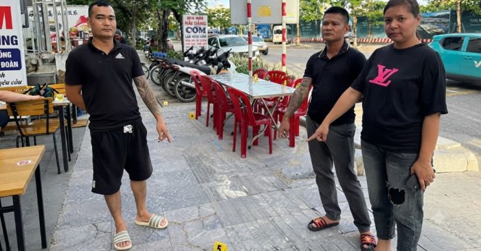 Khởi tố chủ nhà hàng cùng nhóm nhân viên về tội gây rối trật tự công cộng sau vụ hành hung đầu bếp nhà hàng bên cạnh ở Quảng Ninh.