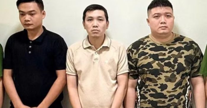 Công an Thanh Hóa triệu tập 3 người liên quan vụ thuốc Adrenaline giá 4.000 đồng/lọ được bán 600.000 đồng/lọ.