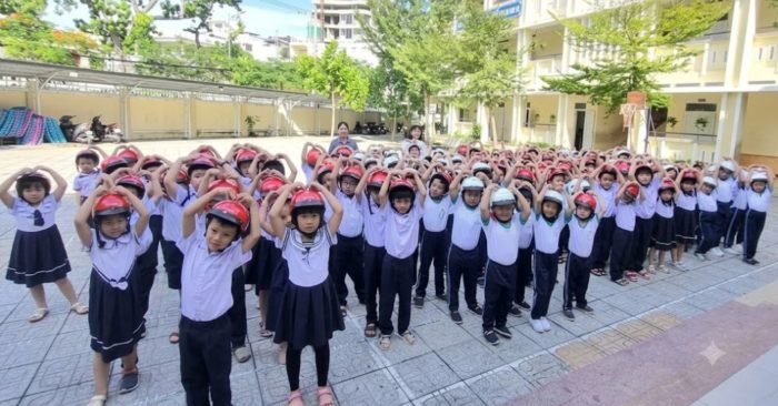 Trường Tiểu học Nha Trang quy mô hơn 10.500 học sinh, 287 lớp sau khi sáp nhập 13 trường tiểu học trên địa bàn phường.