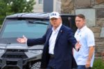 Trump yêu cầu Ukraine ngừng đánh vào dầu Nga