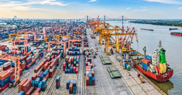 Cảng biển Hải Phòng liên tục tăng sản lượng, đón tàu mẹ trọng tải lớn và mở thêm tuyến thẳng đưa hàng Việt tới các thị trường lớn.