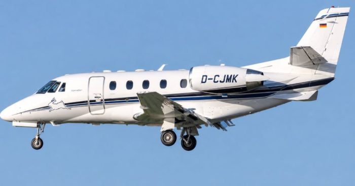 Máy bay Cessna 560XLS+ đáp nhầm căn cứ Fairford, nơi đóng quân của oanh tạc cơ B-1B Mỹ, và bị giữ lại 3 giờ để làm thủ tục.