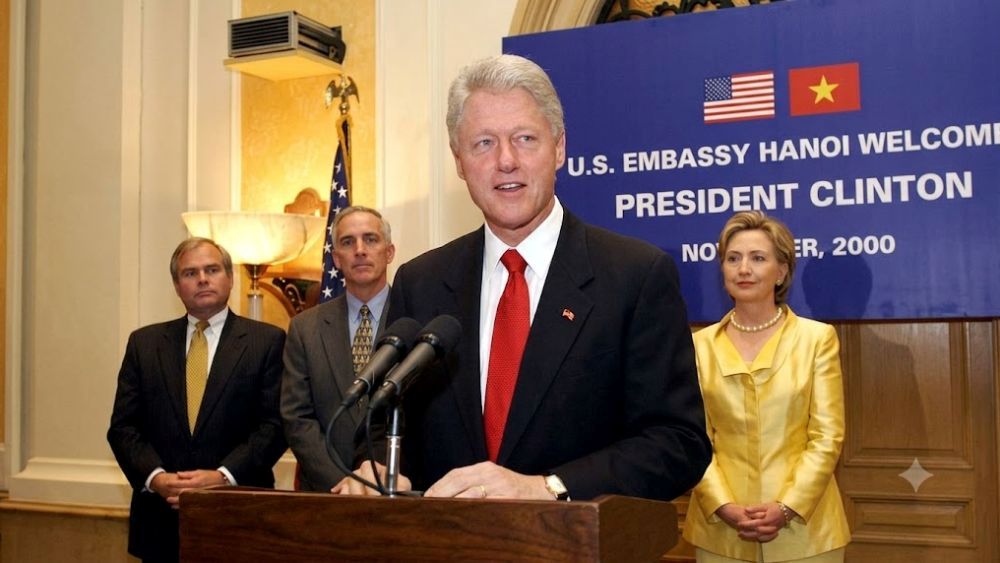 Bí mật công tác an ninh, đón tiếp Tổng thống Bill Clinton tại Khách sạn Daewoo trong chuyến thăm Việt Nam năm 2000.