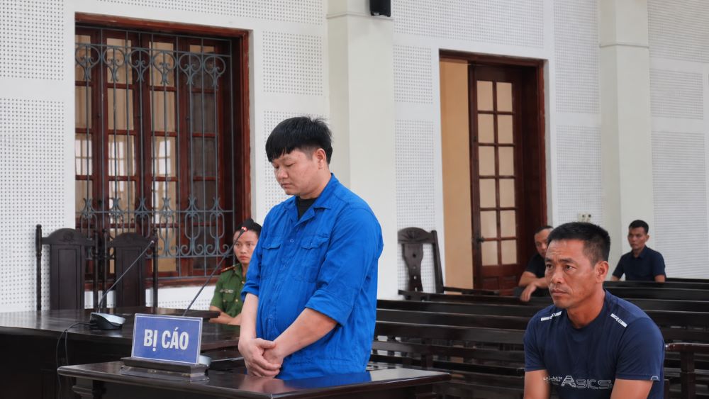 Hoàng Hữu Lương lĩnh tổng cộng 13 năm tù sau khi nổ súng bắn chủ nợ vì mâu thuẫn vay tiền tại Nghệ An.