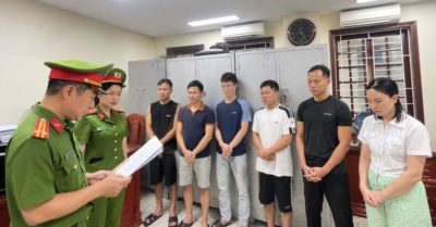 Những hộp mực mang nhãn hiệu quen thuộc và đường dây phía sau