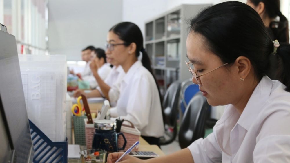 Hướng thiết kế tiền lương mới đang được Bộ Nội vụ nghiên cứu sau khi lương cơ sở tăng lên 2,53 triệu đồng/tháng từ ngày 01/7.