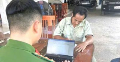 Đâm em trai tử vong, người đàn ông trốn rừng một tháng rồi ra đầu thú
