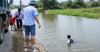 Nam sinh Ninh Bình cứu hai em nhỏ dưới sông dù không biết bơi