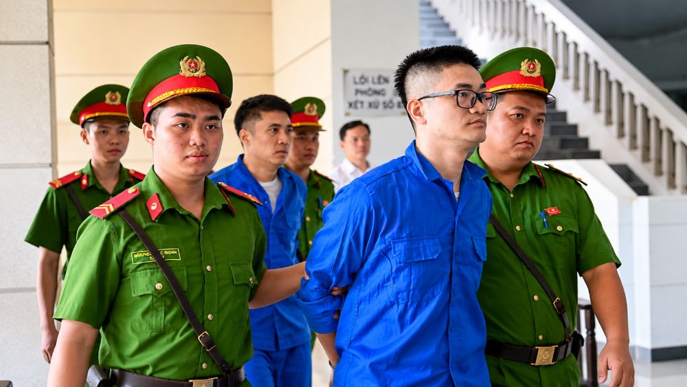 Xét xử bà trùm Mai Anh cùng 64 bị cáo tại TAND TP Hà Nội, phiên tòa liên quan nhiều tội danh và dự kiến kéo dài 10 ngày.