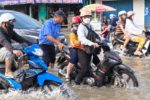 Mưa chiều và triều cường cùng trở lại ở phía Nam