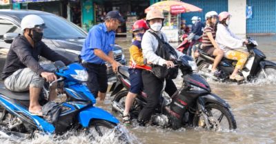 Mưa chiều và triều cường cùng trở lại ở phía Nam