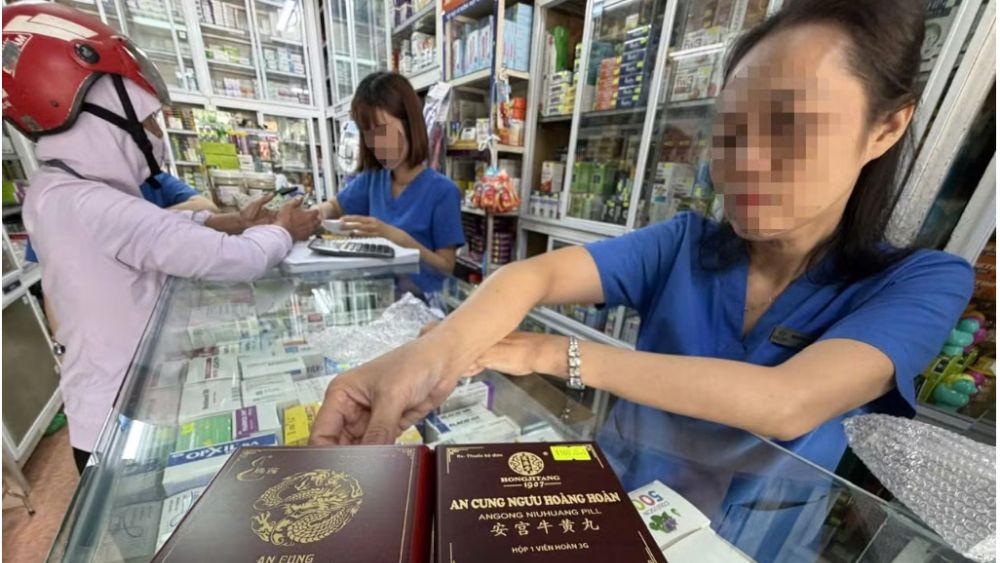 Sau vụ An Cung giả, nhiều nhà thuốc báo hết hàng, trong khi một số điểm bán vẫn nhận đặt An Cung Ngưu Hoàng Hoàn theo yêu cầu.